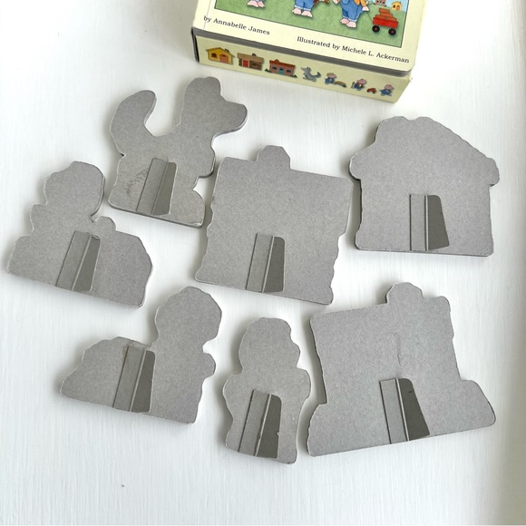 The Three Little Pigs Story in a Box Board Book Stand Up Characters & Houses Toy - Picture 7 of 12